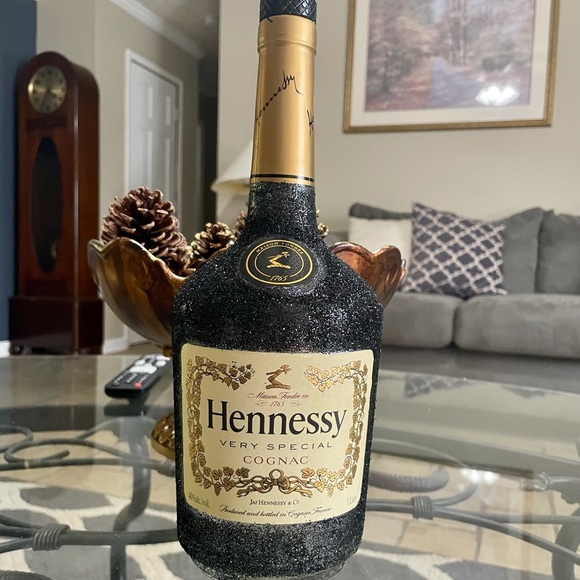 Glittered Hennessy Bottle - Picture 4 of 6